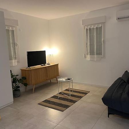 Charmant Studio / Centre Ville Ниор Екстериор снимка